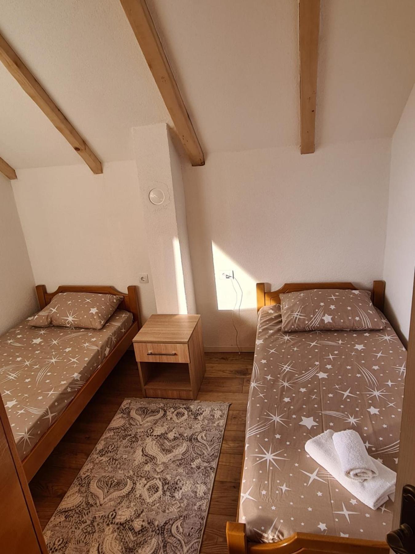Bungalows Malagic Gusinje Buitenkant foto
